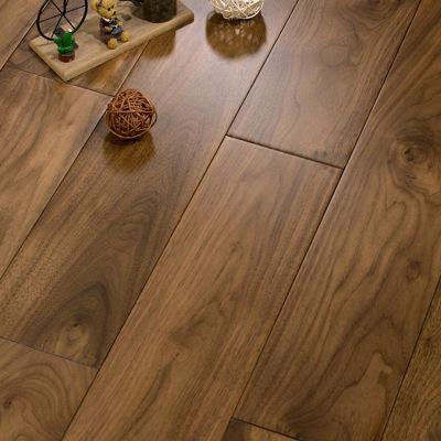 China Eco Friendly Anti Aging Walnut Oak Maple Engineered Wood Flooring Customized for sale