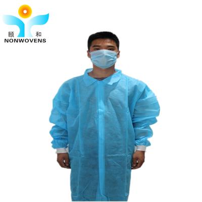 China revestimento descartável Microporous do laboratório 25-40gsm, vestido descartável do laboratório do punho da malha à venda