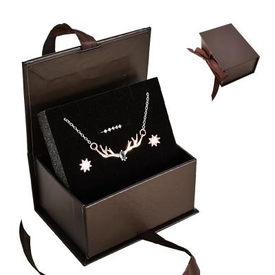 China Necklace Paper Magnetic Jewelry Box With Grosgrain Handle for sale