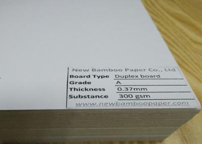 China Folding Resistance Recycled Duplex Board 300gsm 0.37mm Grey Back Strong Stiffness for sale