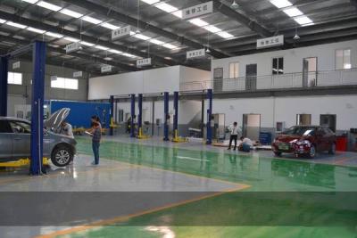 China Taller de mantenimiento ligero de los edificios de la estructura de acero para el servicio del coche en venta
