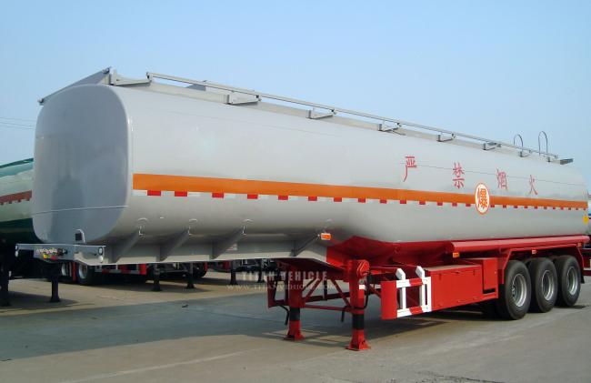 The oil tanker of Titan makes use of famous accessories.