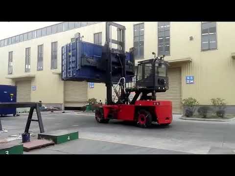 Flexible Empty Container Handler Engine Powered For Stacking 3 Layers