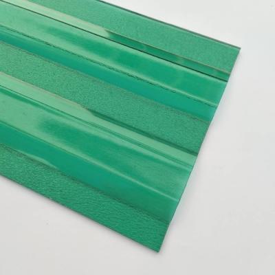 Chine Feuilles de polycarbonate ondulé Feuille de polycarbonate gaufrée transparente PC à vendre
