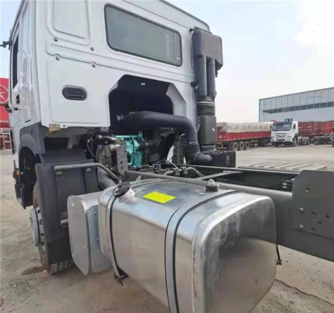 Second Hand Truck Tractor Sinotruck 10 Wheels 375HP Used Tractor HOWO Tractor Head 2