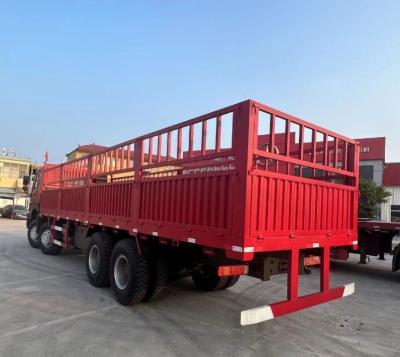 China Fence Truck Used Cargo Trucks With SINOTRUCK Engine And 10 Or 12 Wheels à venda