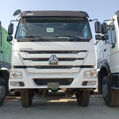中国 300-400L Fuel Tank Capacity Fence Truck Cargo Carriers  8x4 For Customer Requirements 販売のため