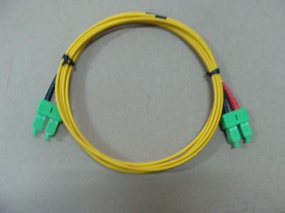 Chine Corde de correction de fibre optique du duplex 3,0 unimodaux SC/APC à SC/APC avec le câble de LSZH à vendre