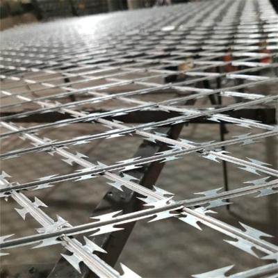 Китай Горяче погруженный сварный оцинкованный бритвенный проволочный провод Diamond Mesh Razor Wire продается