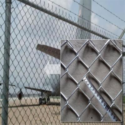China Sustainable American Construction Galvanized Chain Link Fence Easily Assembled for sale