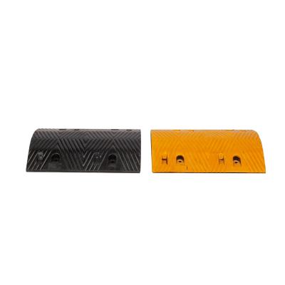 China Temporary Durable Rubber Road Speed Bumps Black & Yellow for sale