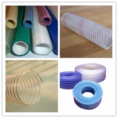 China La fibra del PVC reforzó la línea plástica de la protuberancia del tubo del caballo con el extrusor de tornillo doble en venta