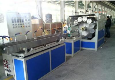 Chine Ligne en plastique d'extrusion de tuyau, chaîne de production de tissu-renforcé de tuyau de PVC, machines de tuyau de PVC à vendre
