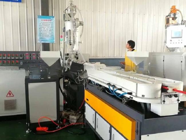 China Changyue PVC Single Wall Corrugated Pipe Extruder Machine
