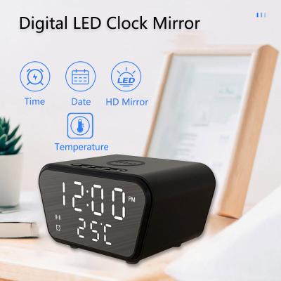 China Iphone Use Qi Wireless Charging Alarm Clock FCC Approval Temperature  Display for sale