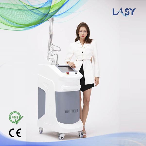 Quality 635nm Fractional CO2 Machine Vaginal Rejuvenation , Infrared CO2 Laser Beauty Machine for sale