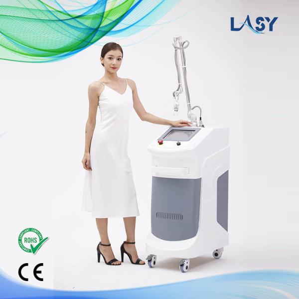 Quality RF Salon Fractional CO2 Laser Beauty Machine , 10600nm Dermatology CO2 Laser Machine for sale