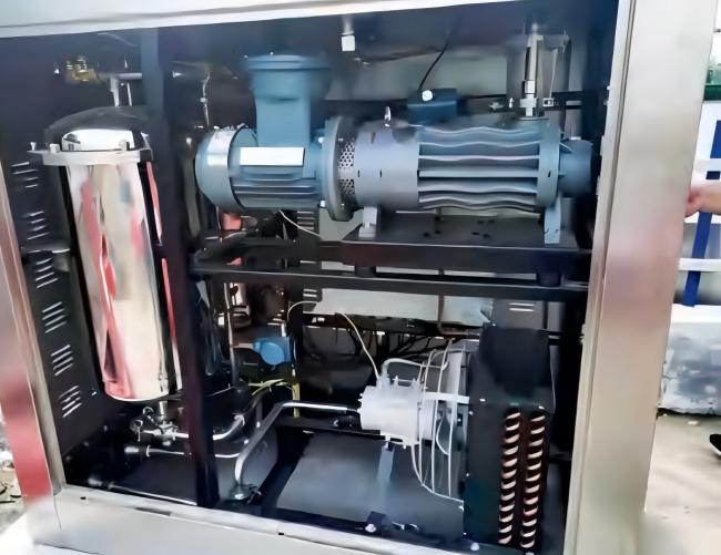 LGV vacuum pump used in semiconductor and photovoltaic industries