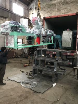 China High Production Automatic Reverse Twist Barbed Wire Making Machine for sale