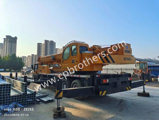 Cheap Machinery 2013 Xg 25ton Used Mobile Truck Crane