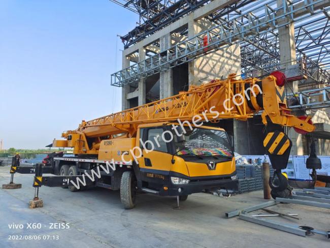 Cheap Machinery 2013 Xg 25ton Used Mobile Truck Crane