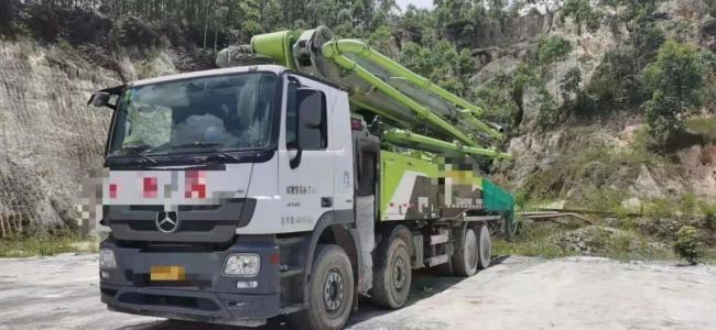Zoomlion 56meter Recent Concrete Pump for Ready Mixer Used Equipment