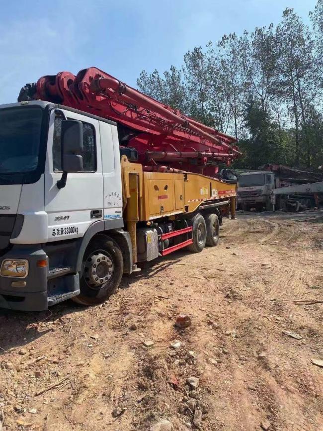 Sy 49 Meter Truck-Mounted Concrete Pump on Mercedes Benz
