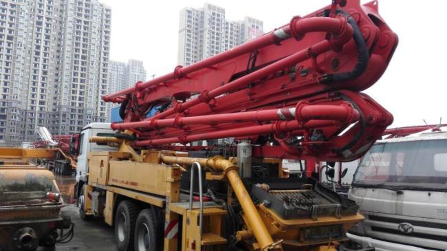 Used Putzmeister Concrete Pump 36 Meter on Mercedes Benz Chassis