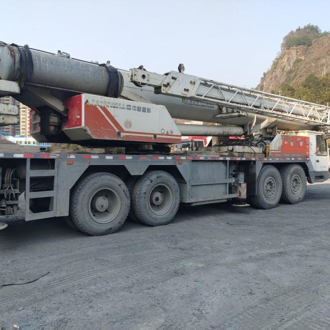 2011 Zoomlion 80ton Construction Machinery Heavy Equipment Mobile Crane