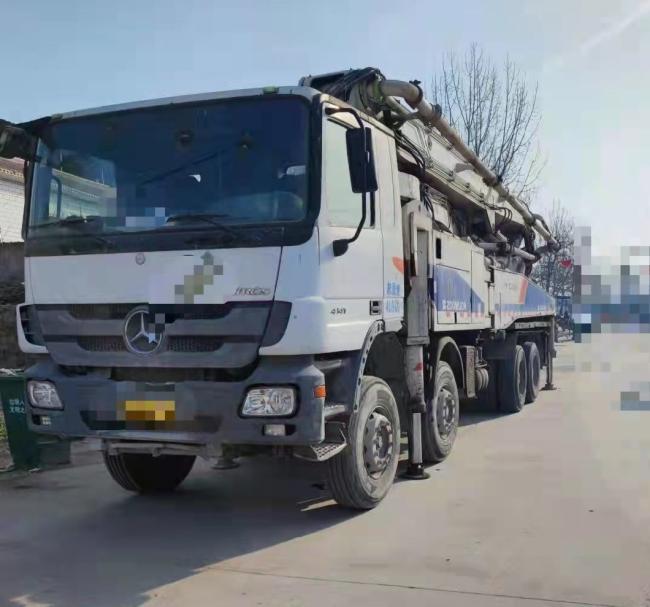 Zoomlion Truck-Mounted 49 Meter Concrete Pump Hwavy Equipment