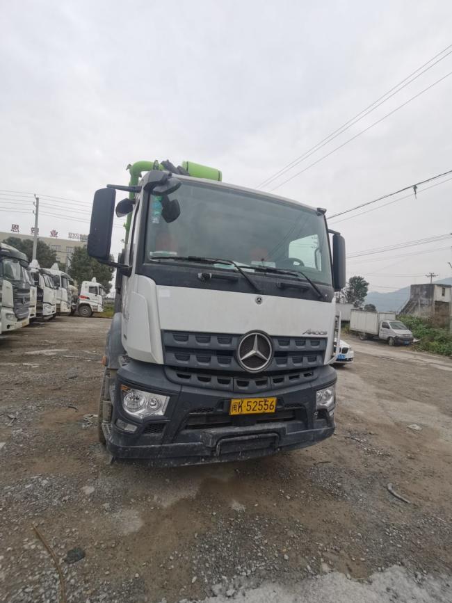 Batching Plate Mobile Pump Zoomlion 63meter 52meter Cheap Price Used Concrete Boom Pump