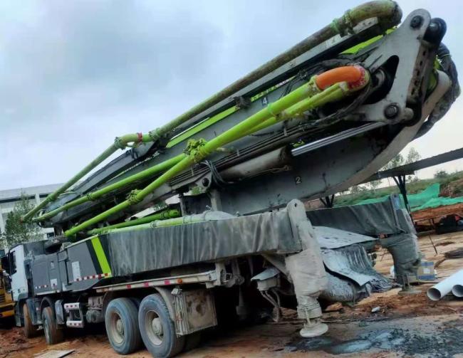 56 Meter Zoomlion Used Heavy Equipment for Construction Pump Truck
