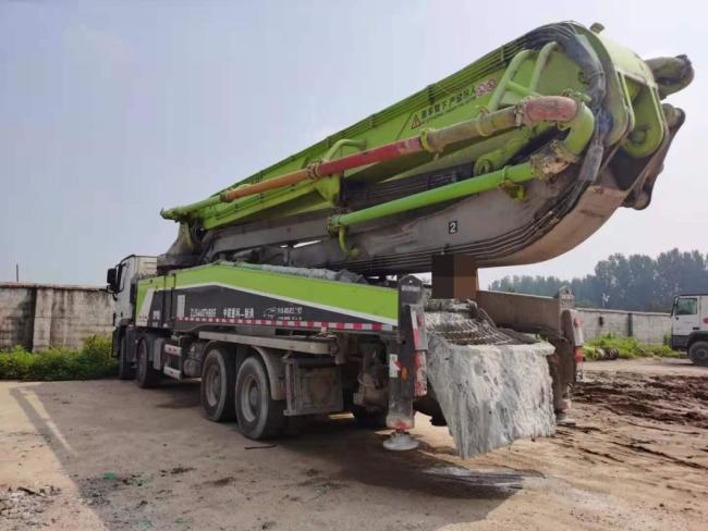 Concrete Bathching Plant Zoomlion 52 Meter Concrete Pump Truck