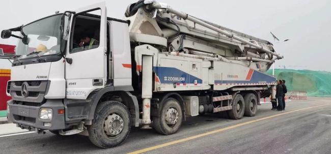 Zoomlion Heavy Equipment for Ready Mix 52 Meter Concrete Pump Truck