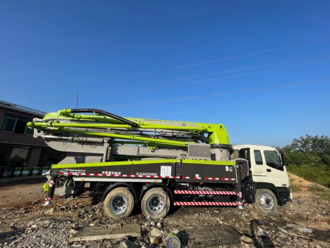 Zoomlion Concrete Pump Truck Equipment Machinery for Ready Mixer 40meter