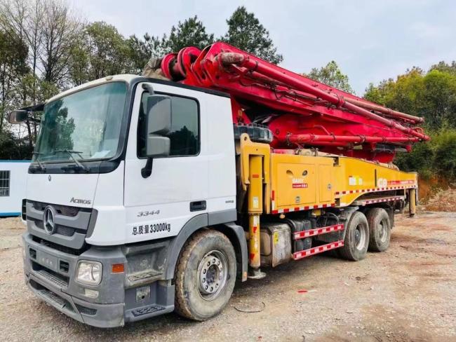 Boom Pump on Mercedes Benz Sy 49 Meter Concrete Pump Truck