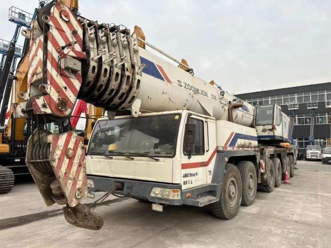 2010 Zoomlion 220ton Used Mobile Crane Hoist Crane Lifting Equipment