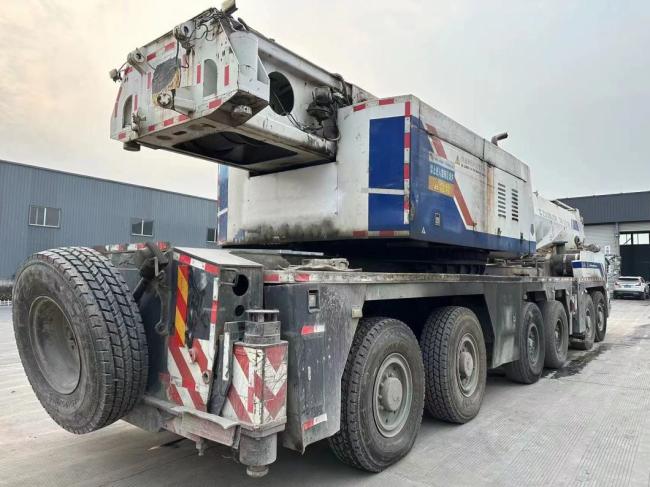 Construction Machinery 2010 Zoomlion 220ton Used Truck Crane