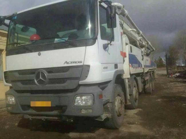 Zoomlion Concrete Pump Machine 49 Meter Boom Pump Truck