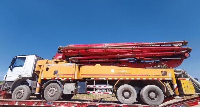 Used 2013 Putzmeister Concrete Pump on Benz Chassis for Batching Plant