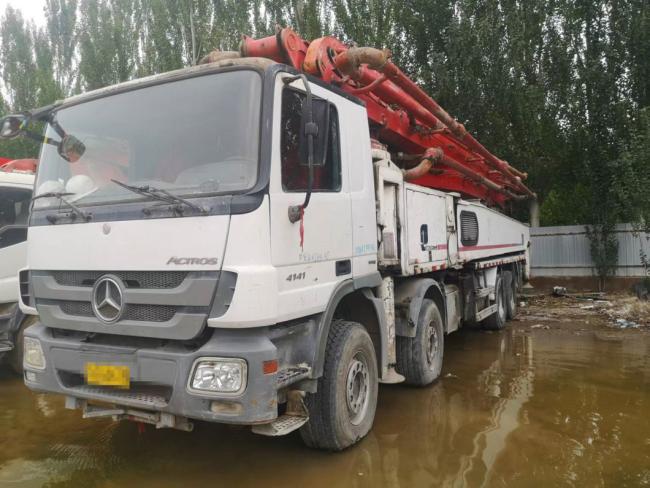 Used Heavy Equipment for Ready Mix Putzmeister 56 Meter Concrete Pump Truck