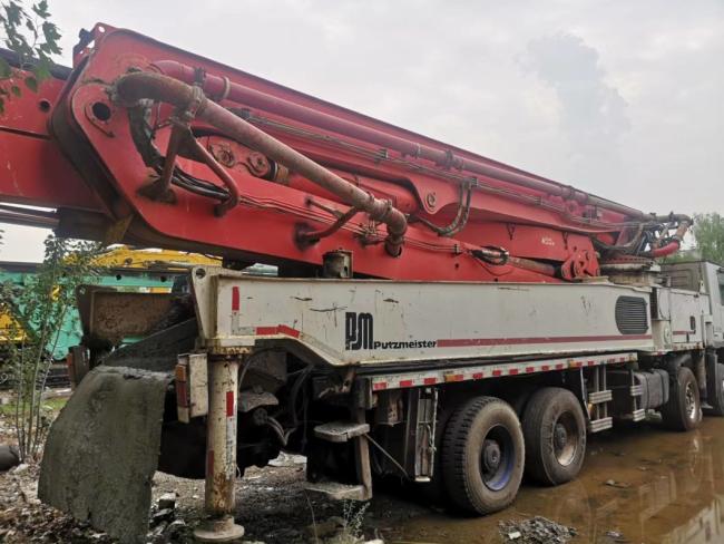 Used Heavy Equipment for Ready Mix Putzmeister 56 Meter Concrete Pump Truck