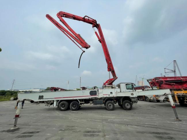 Used Concrete Pump Truck Concrete Boom Pump Putzmeister for Sale