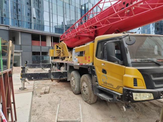 All-Terrain Truck-Mounted Telescopic Crane 55ton Truck Crane Construction Machinery
