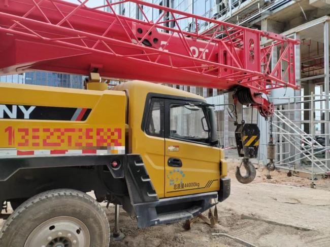 All-Terrain Truck-Mounted Telescopic Crane 55ton Truck Crane Construction Machinery
