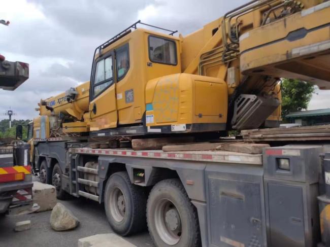 Construction Machinery Terrian Mobile Crane 55ton Lifting Equipment
