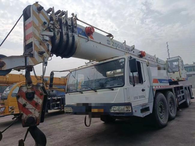 Truck Crane 35ton Terrian Mobile Crane Construction Company Truck-Mounted Telescopic Crane