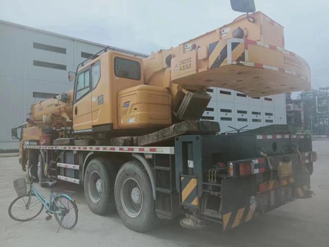 2020 Xg 50t Truck Crane Truck-Mounted Telescopic Crane Mobile Crane Lifting Equipment