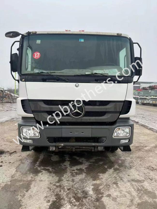 2009 Used Concrete Pump Truck with Mercedes Benz Chassis