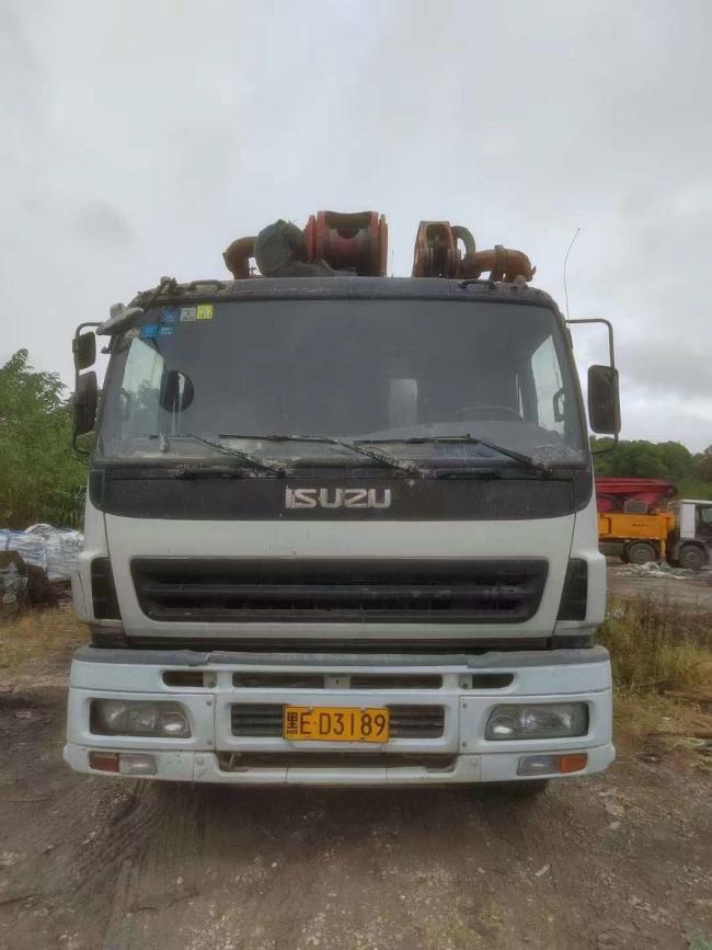 2012 48m Sy Concrete Pump on Isu. Zu Truck Concrete Boom Pump Heavy Equipment